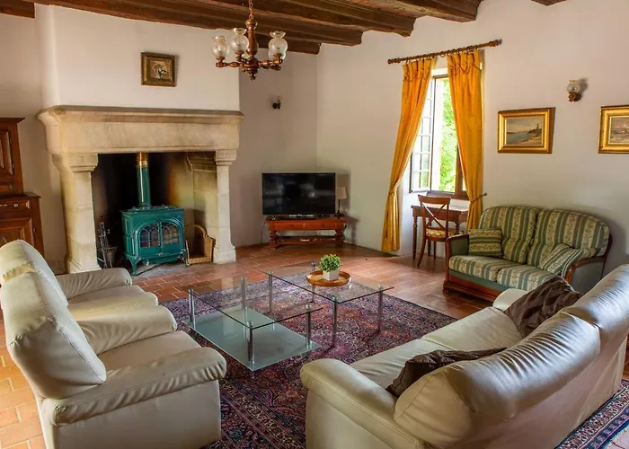 Chateau De And 펜션 Béduer